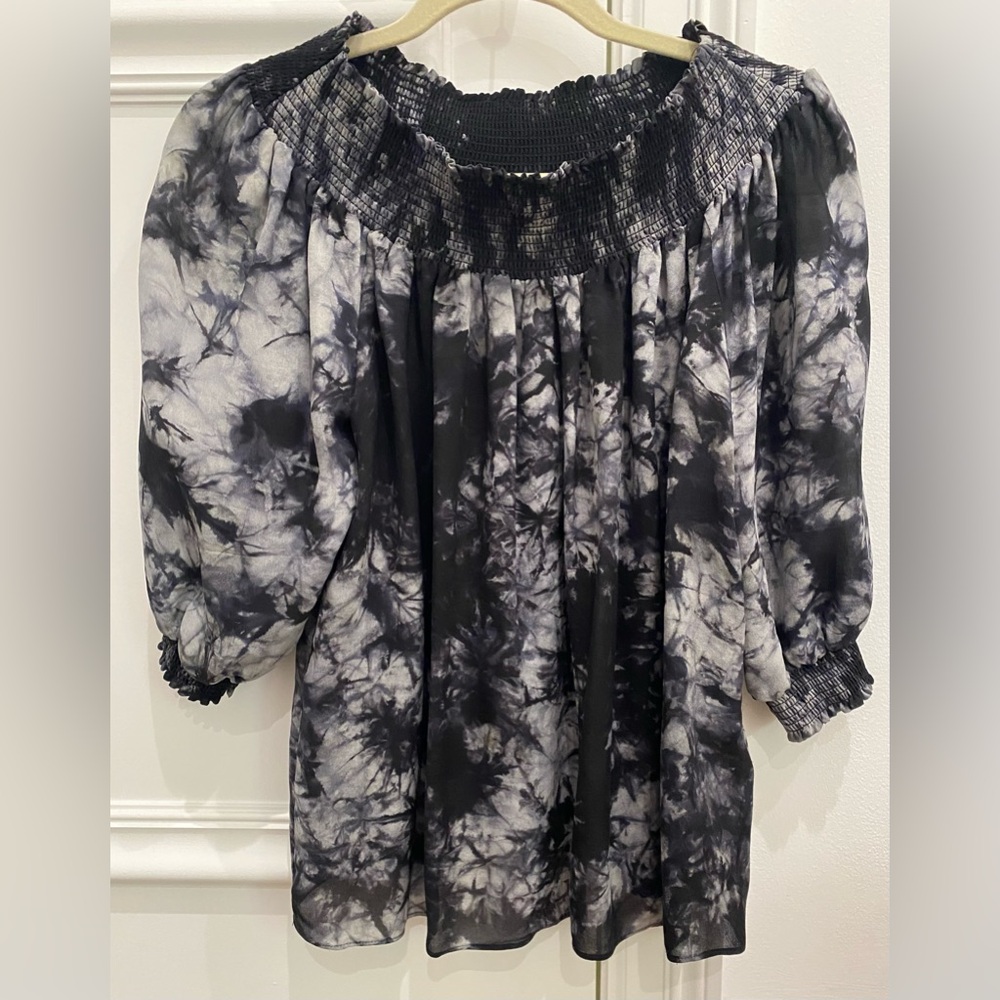 ALICE + OLIVIA OFF THE SHOULDER SHEER PRINTED TOP